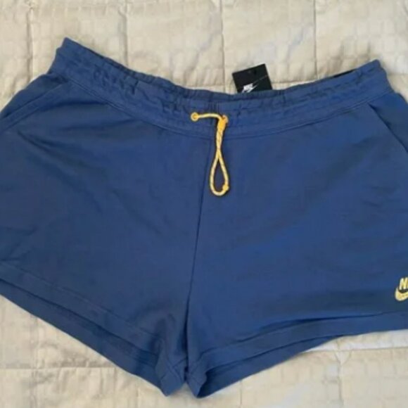 NIKE: Woman’s Plus size top and bottomed set size 1X - Picture 8 of 15